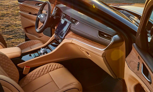 Interior View Of The 2022 Jeep Grand Cherokee At Zappone CJDR Granville